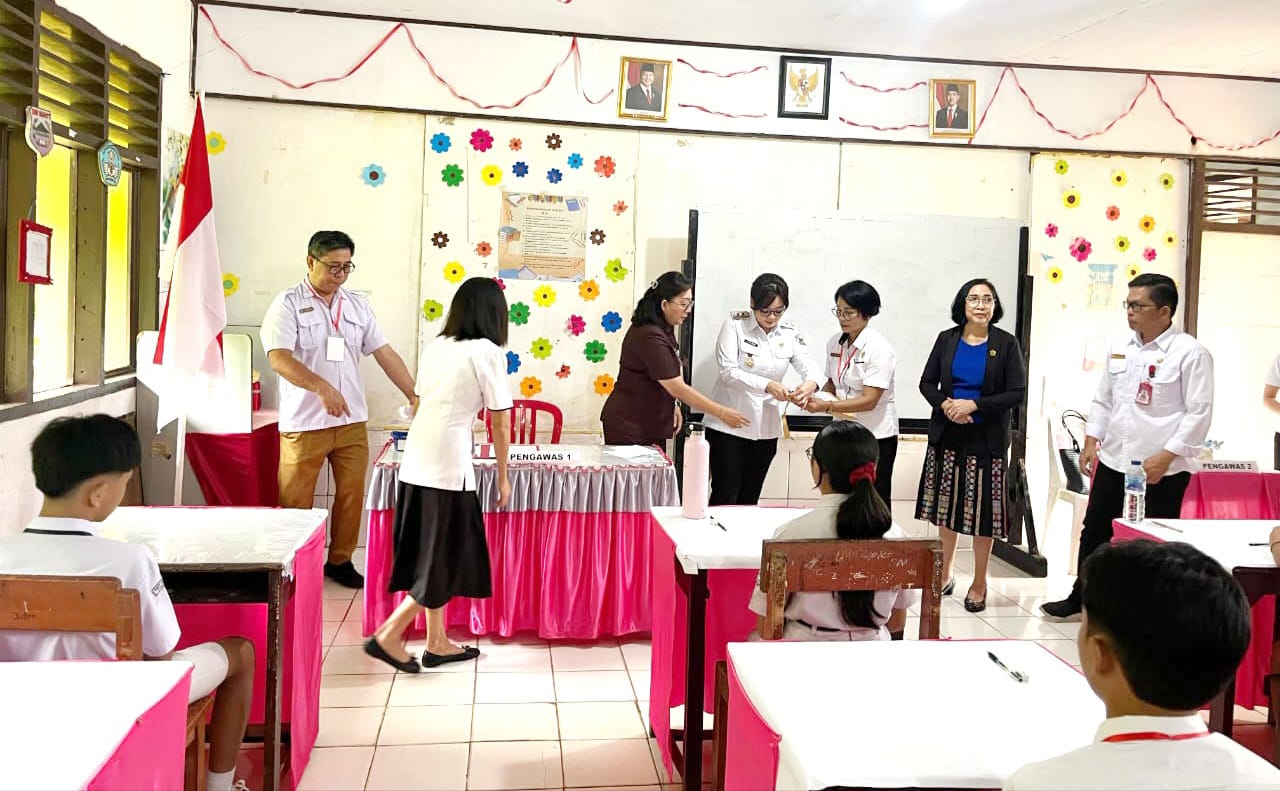 Sendy Rumajar Buka Naskah UAS SMP 2025