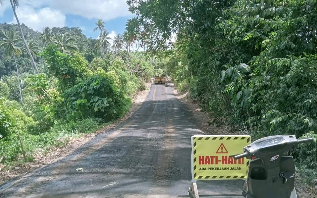 Jalan Perkebunan Toput Diperbaiki, Warga Apresiasi Kerja Nyata Bupati Sachrul 