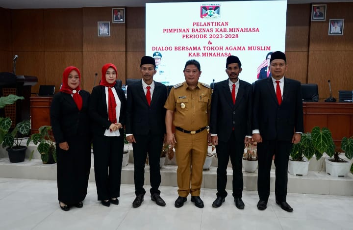 Penjabat Bupati Jemmy Kumendong Lantik Pengurus Baznas Minahasa Periode 2023-2028