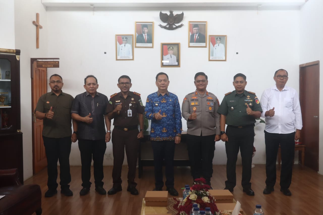 Walikota Caroll Teken NPHD Bersama Kapolres dan Dandim