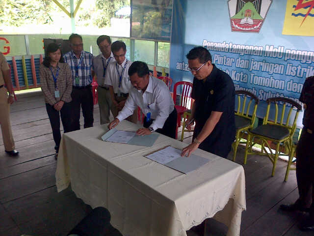 Pemkot Tomohon Teken MoU Dengan PLN Sulutenggo