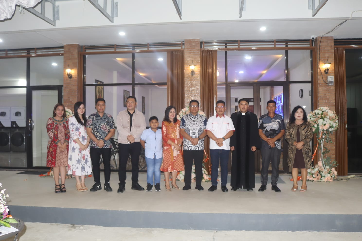 Kaligis Hadiri Pembukaan Ralph Carwash, Cafe dan Laundry