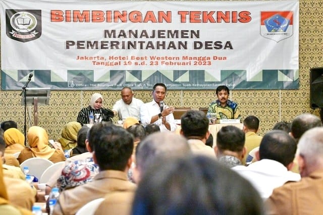 Bimtek Pjs Sangadi Se-Boltim, Bupati Sachrul Berikan Materi 