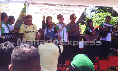 Paramitha dan Tetty Hibur Masyarakat Minsel