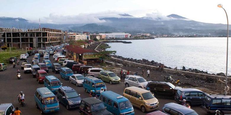 Manado Dibanjiri 5.000 Kendaraan Per Hari