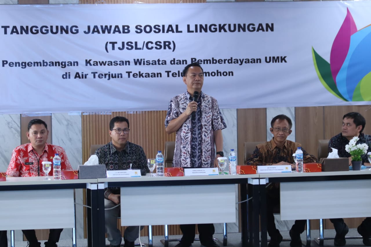 PLN Serahkan Program Bantuan CSR ke Walikota Tomohon