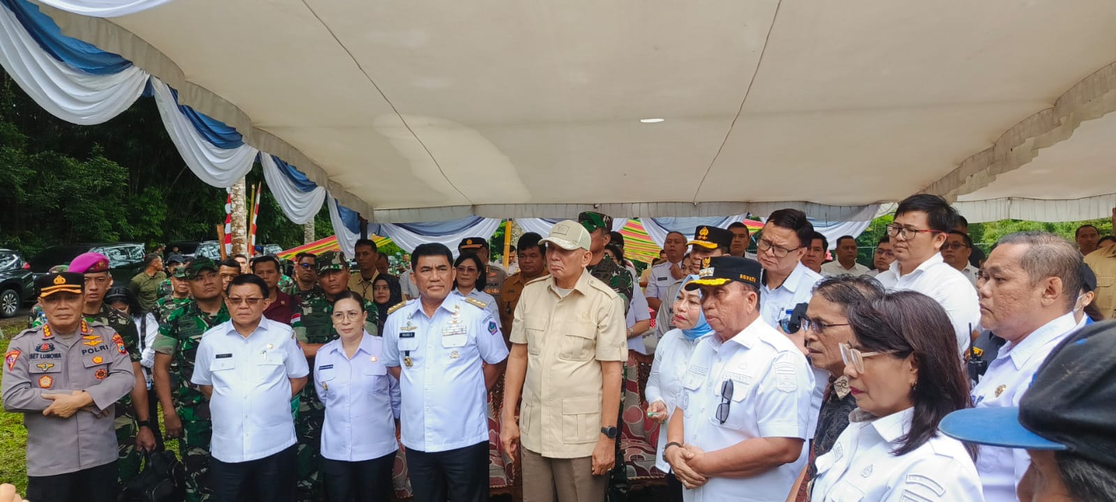 Tinjau Pembangunan SMA Garuda Nusantara di Langowan, RD-VaSung Dampingi Menhan RI