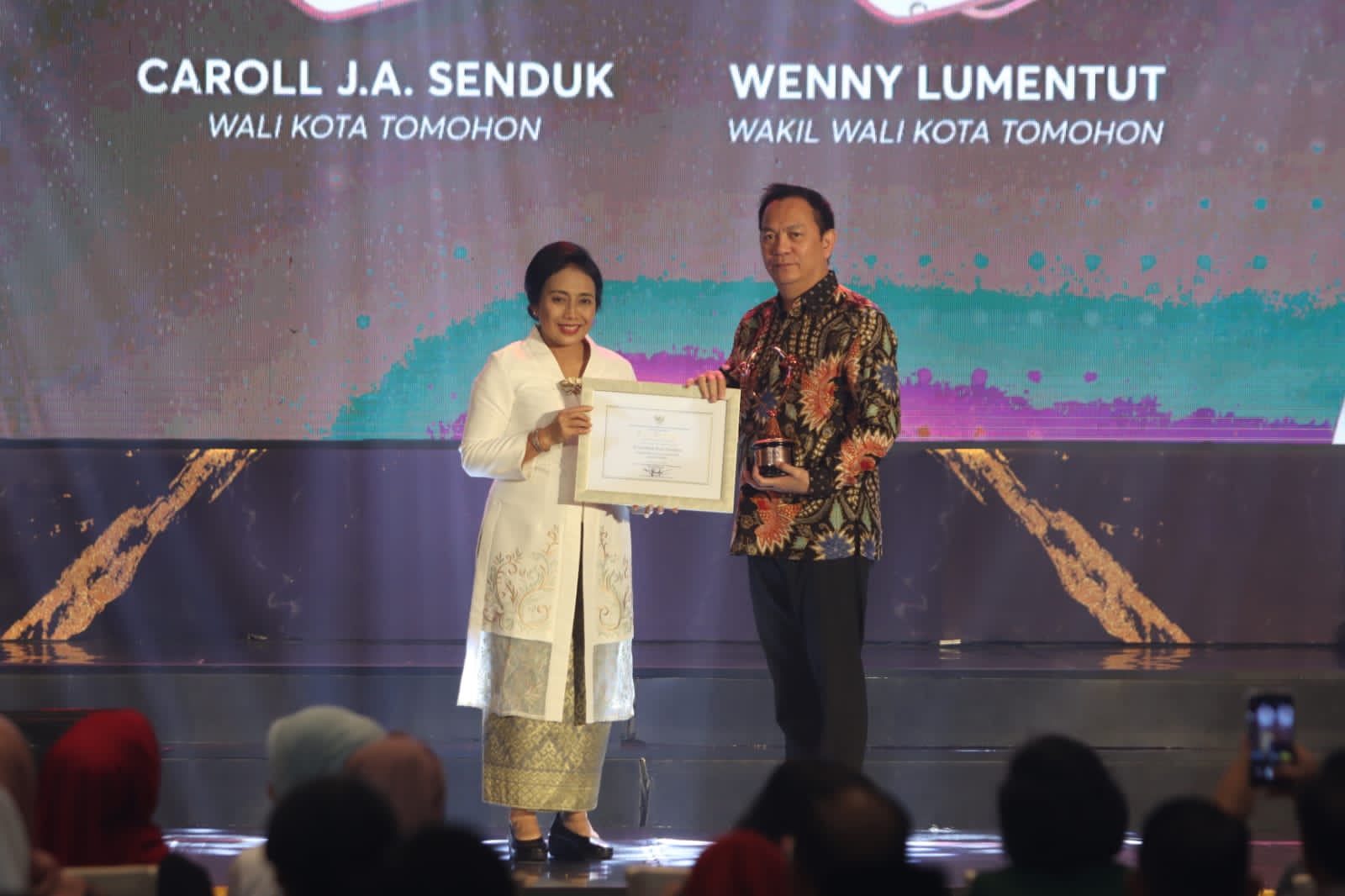 Tomohon Terima Penghargaan KLA 2023