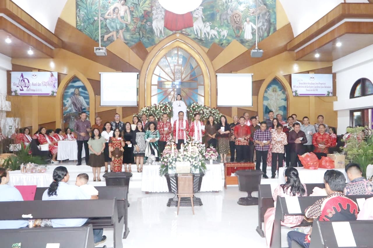 Ibadah Perayaan Paskah Walikota Caroll Bersama First Lady Tomohon