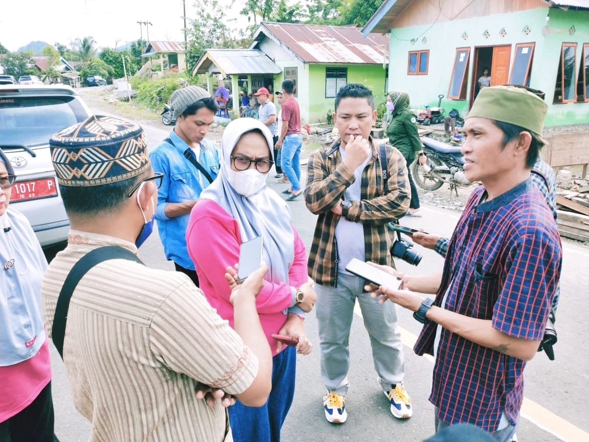 BKMT dan PMI Bolsel Serahkan Bantuan Kepada Korban Banjir di Motongkad Utara