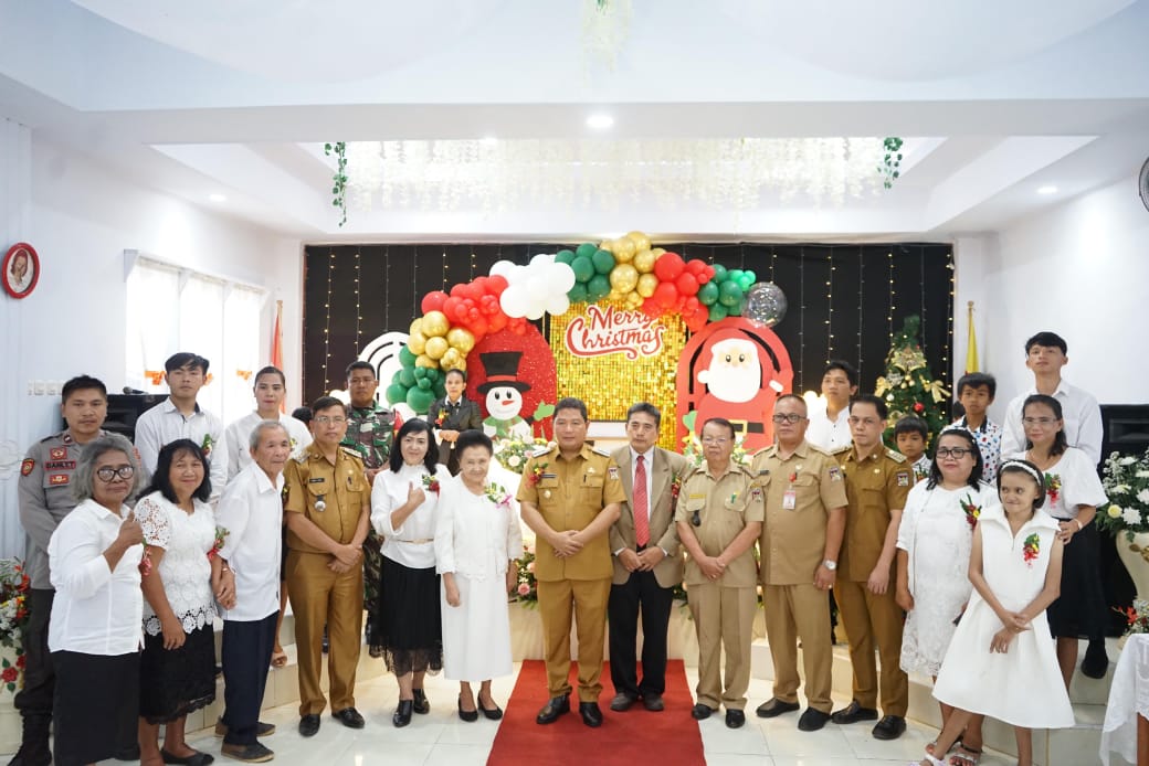 Bupati Jemmy Kumendong Bersama Pdt Ivone Awuy-Lantu Hadiri Pentahbisan GPDI Agape Lemoh