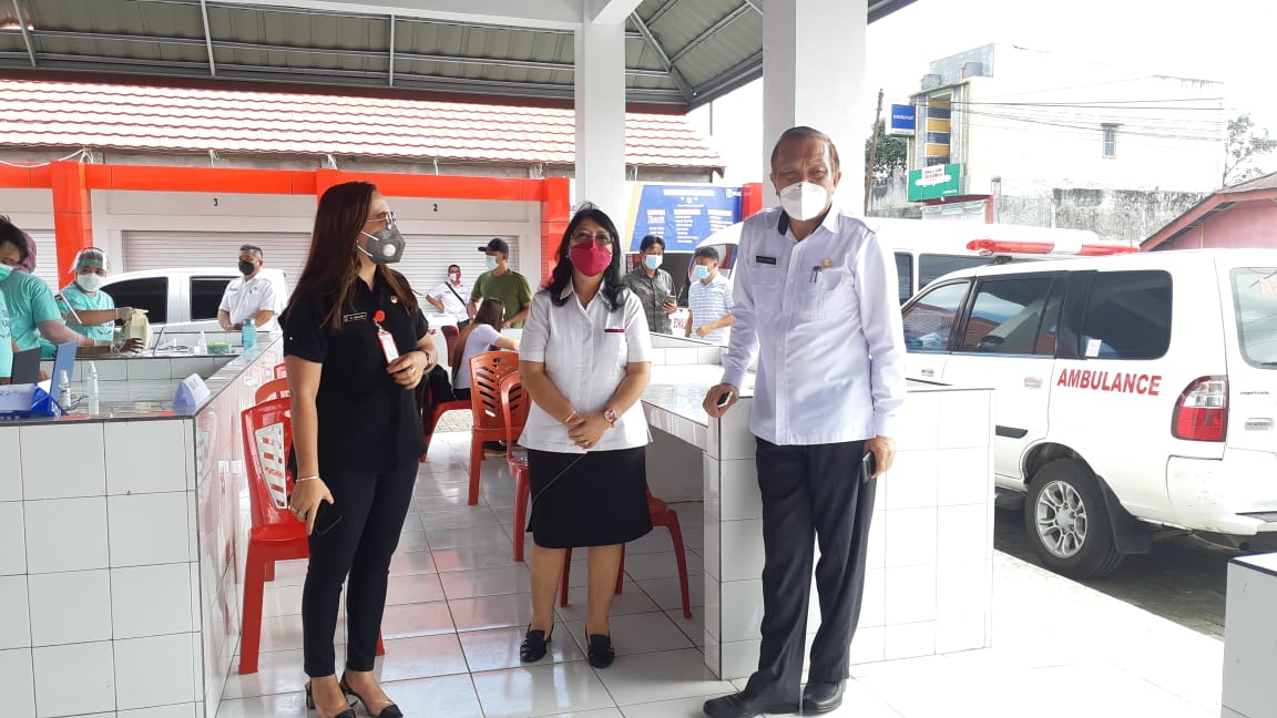 50 Pedagang Pasar Tondano Menerima Vaksin Covid-19