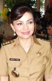 Tetty Paruntu Terima Penghargaan Top Women Leader