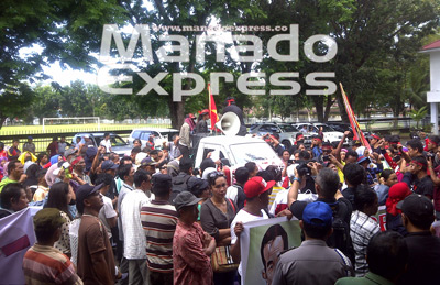 Bupati Sompie Singal Dituding Kangkangi Hukum 