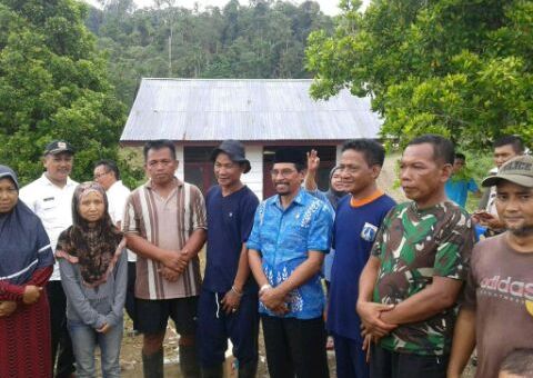 Bupati Landjar Tinjau Warga Transmigrasi Pemukiman Balukut