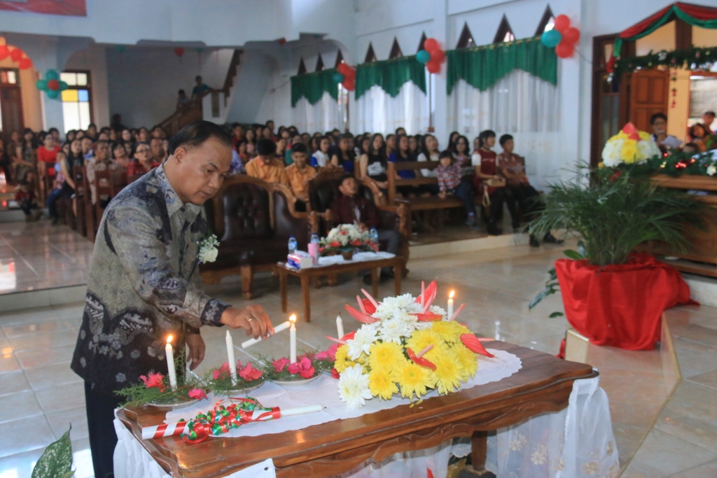 Lumowa Ajak Umat Kristiani Hidup Rukun