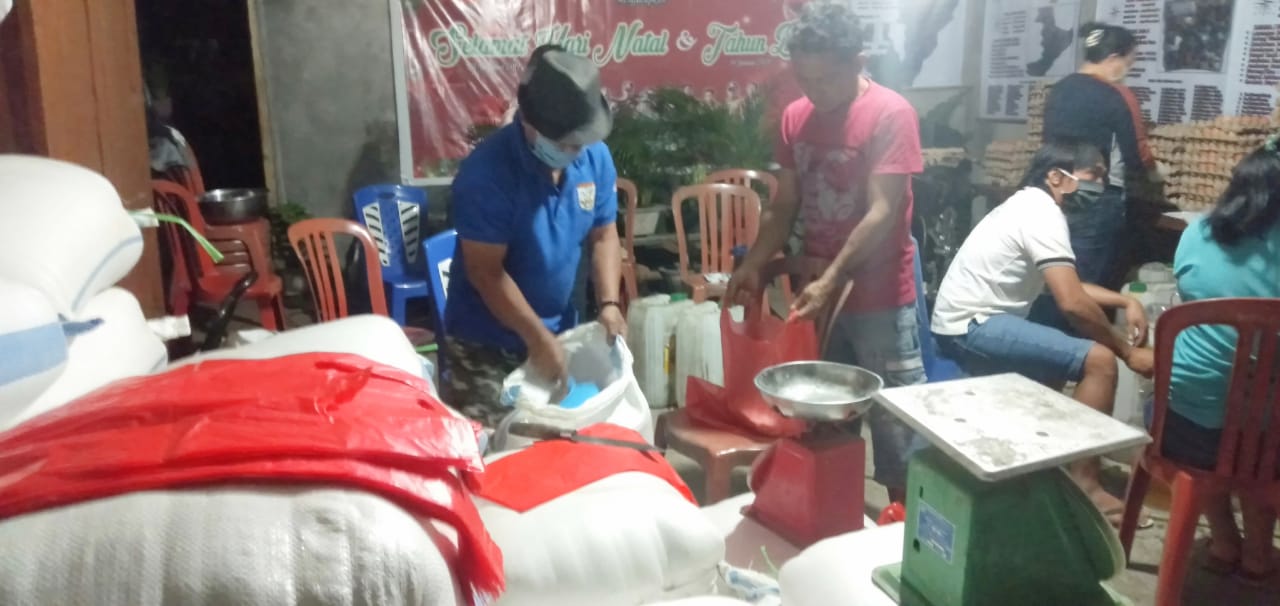 Alokasikan Dana Desa, Pemdes Rumengkor Satu Salurkan Bantuan