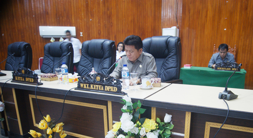 Wenas Paksakan Agenda PAW, 18 Aleg Pilih Walk Out