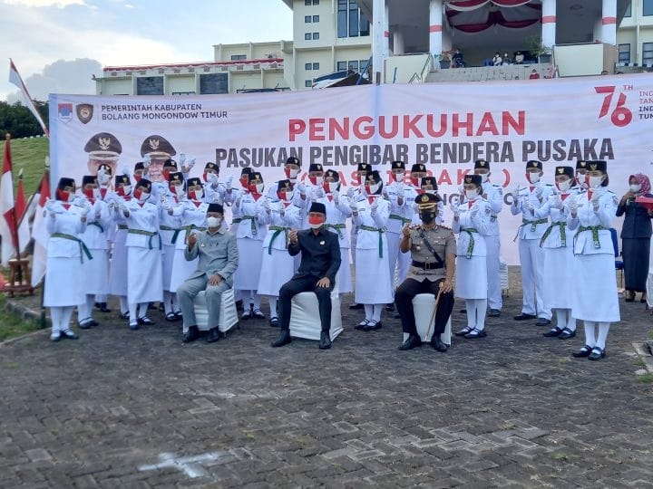 Kukuhkan 27 Peserta Paskibraka, Sachrul Ingatkan Sejarah Kemerdekaan Indonesia