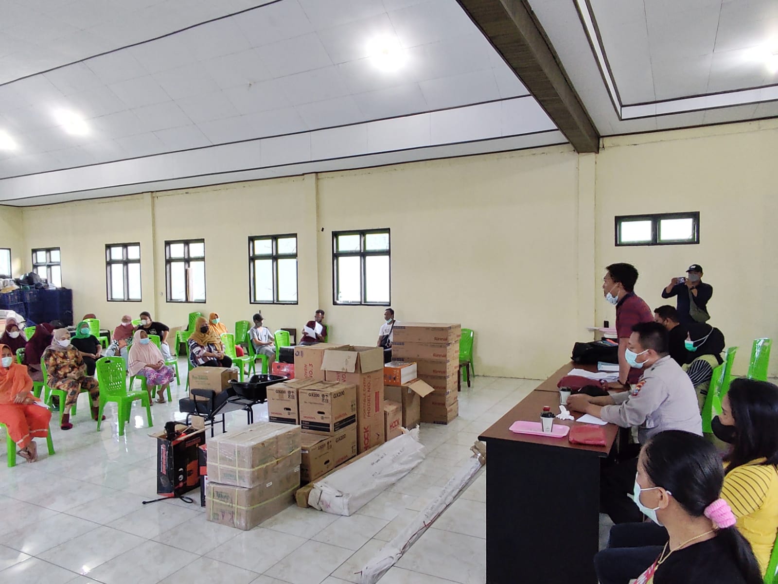 Pemdes Kotabunan Selatan Salurkan Bantuan ke Pelaku UMKM, Nelayan dan Petani