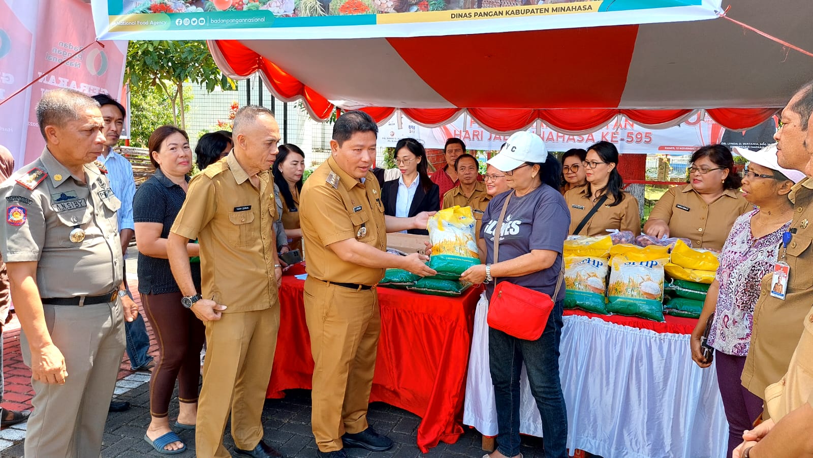 Peringati Hari Pangan Sedunia, Dinas Pangan Minahasa Gelar Pasar Murah