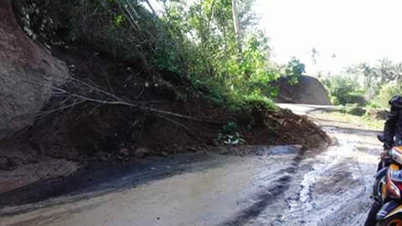 Ruas Jalan Talaitad Suluun Diterjang Longsor