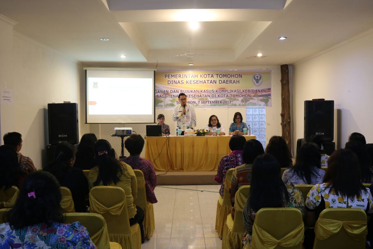 Bidan Kota Tomohon Ditempa Soal Penyelamatan Ibu dan Bayi