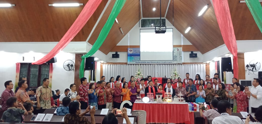 Di Syukur HUT GMIM Bukit Moria, Dondokambey Dampingi Suami Dalam Peneguhan Pelsus