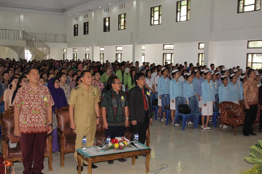 Seminar Keperawatan Dipusatkan di Tomohon