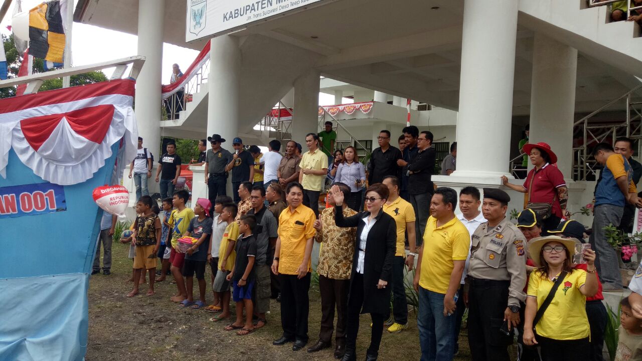 Bupati Lepas Pawai Pembangunan Kabupaten Minsel