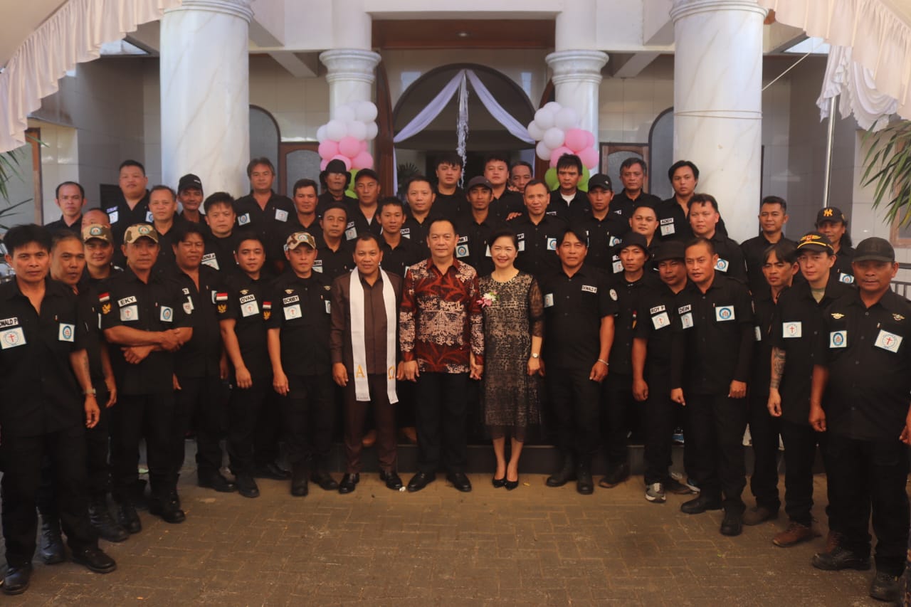 Caroll-JeandArc Turut Mensyukuri HUT ke-177 GMIM Baitani Matani