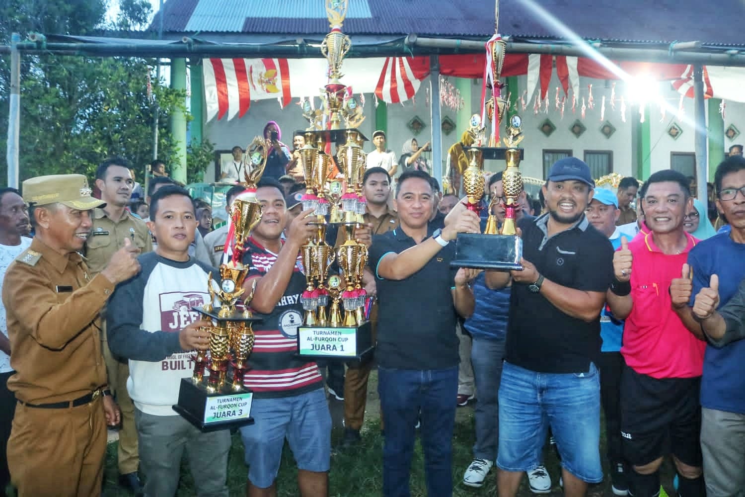 Bupati Sachrul Tutup Turnamen Al-Furqan Cup Desa Paret 