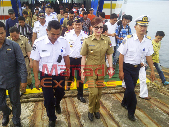 Bupati Resmikan Pelayaran Perdana KMP Moinit