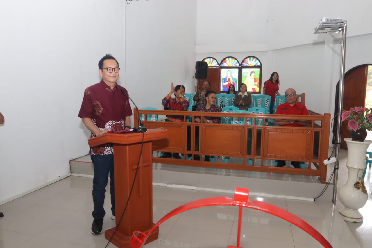 Caroll Hadiri HUT ke-2 Kelompok Pelayanan Lansia Lokon Empung