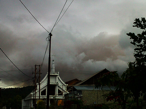 Soputan Meletus, Warga Langowan Sempat Panik