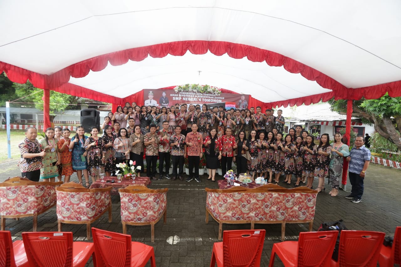 Senduk Sambangi Acara Kelulusan 3 Sekolah