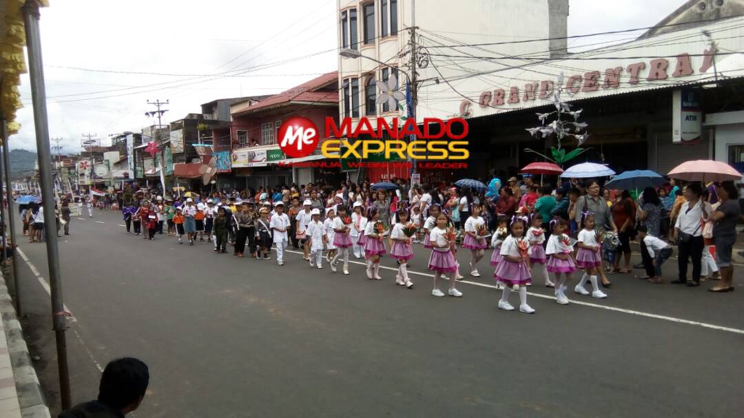 Ribuan Siswa SD Tumpah Ruah di Pawai Bocah Tomohon