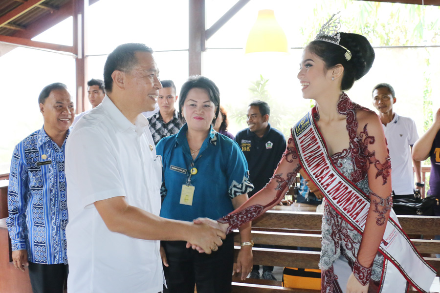 Putri Pariwisata Indonesia 2016 Sambangi Kota Tomohon