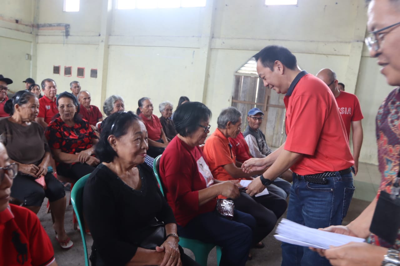 Caroll Sokong Lansia Tomohon