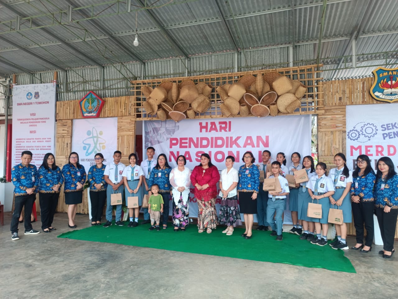 Peringati Hardiknas, SMAN 1 Tomohon Sukses Gelar Lomba Antar Kelas