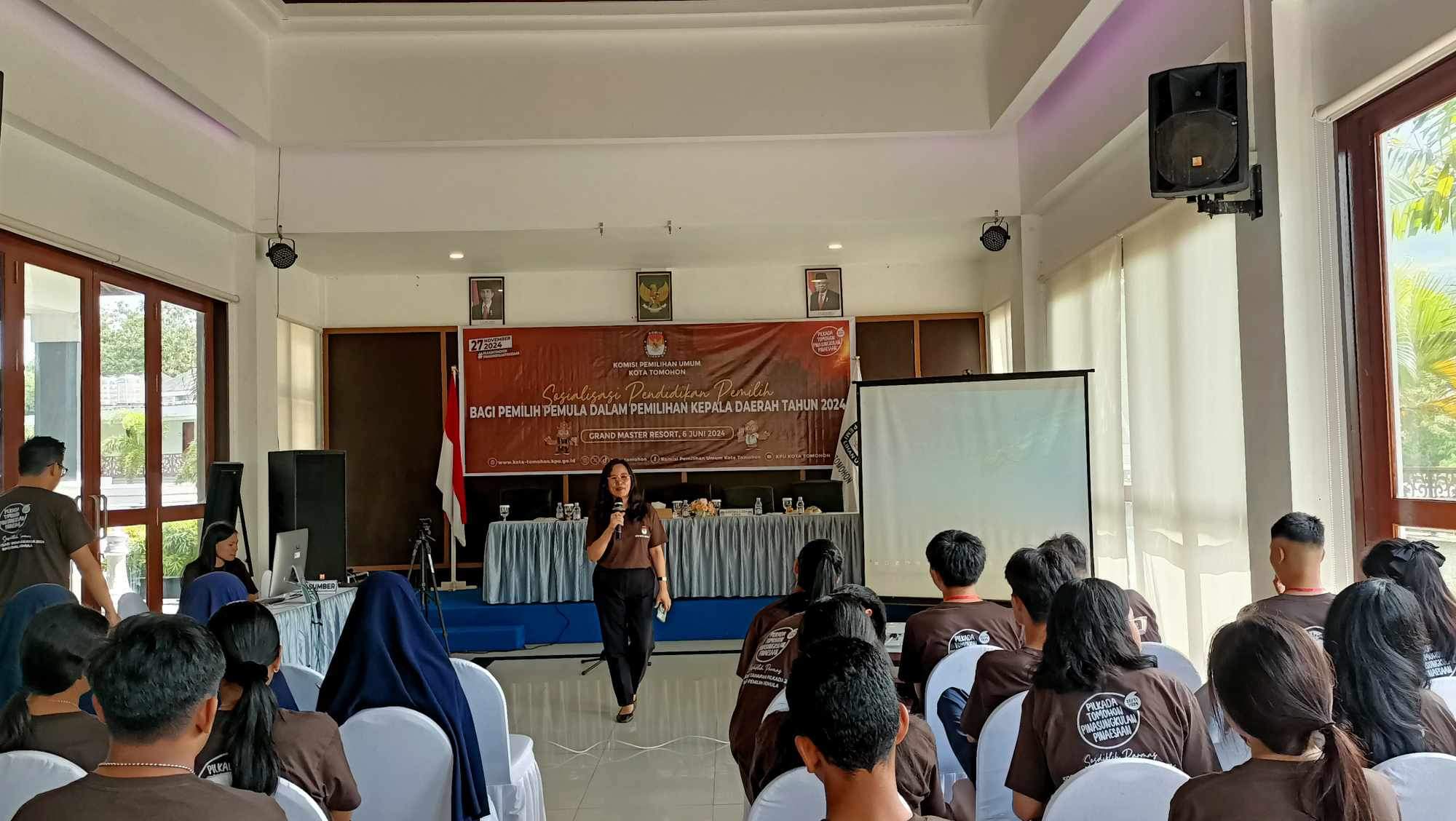 Sosialisasikan Soal Pemilu, KPU Tomohon Gandeng Pemilih Pemula