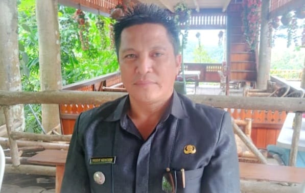 PBB Kawangkoan Barat Lunas 100 Persen, Camat Keintjem Apresiasi Warganya