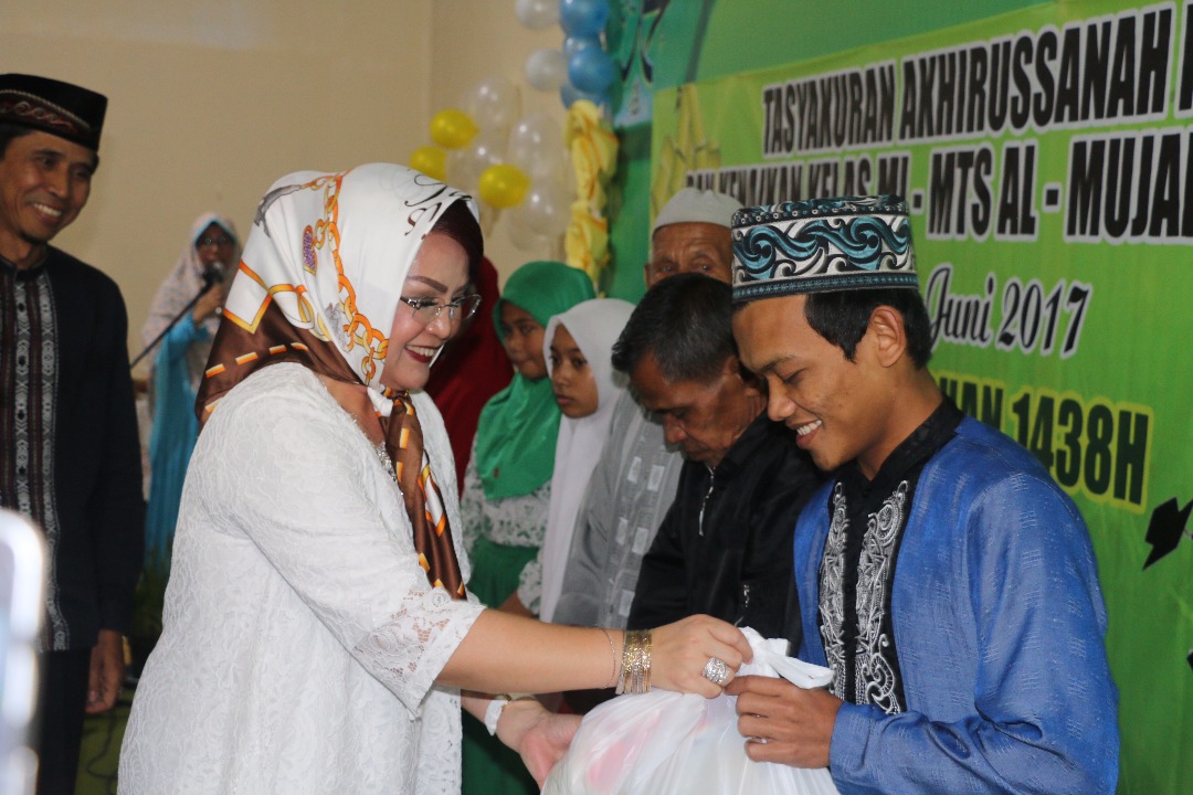 Purba-Sompotan Donasikan Uang dan 100 Paket Sembako Bagi Umat Islam