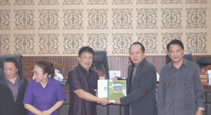 DPRD Sampaikan Respons Terhadap Ranperda Pengelolaan Sampah