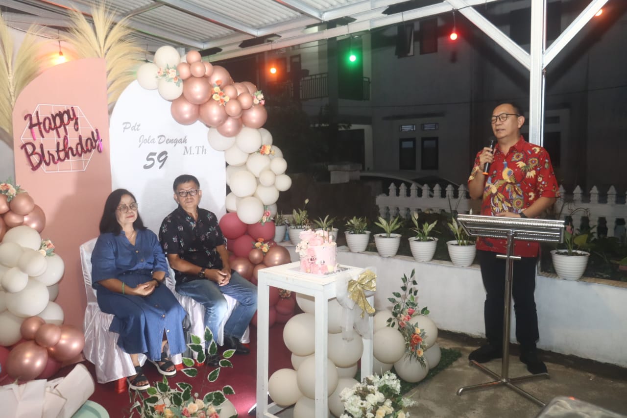 Walikota Tomohon Hadiri HUT ke-59 Pdt Esther Dengah