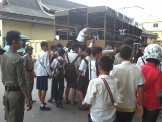 Bolos Jam Sekolah, 5 Siswa ditangkap Satpol PP