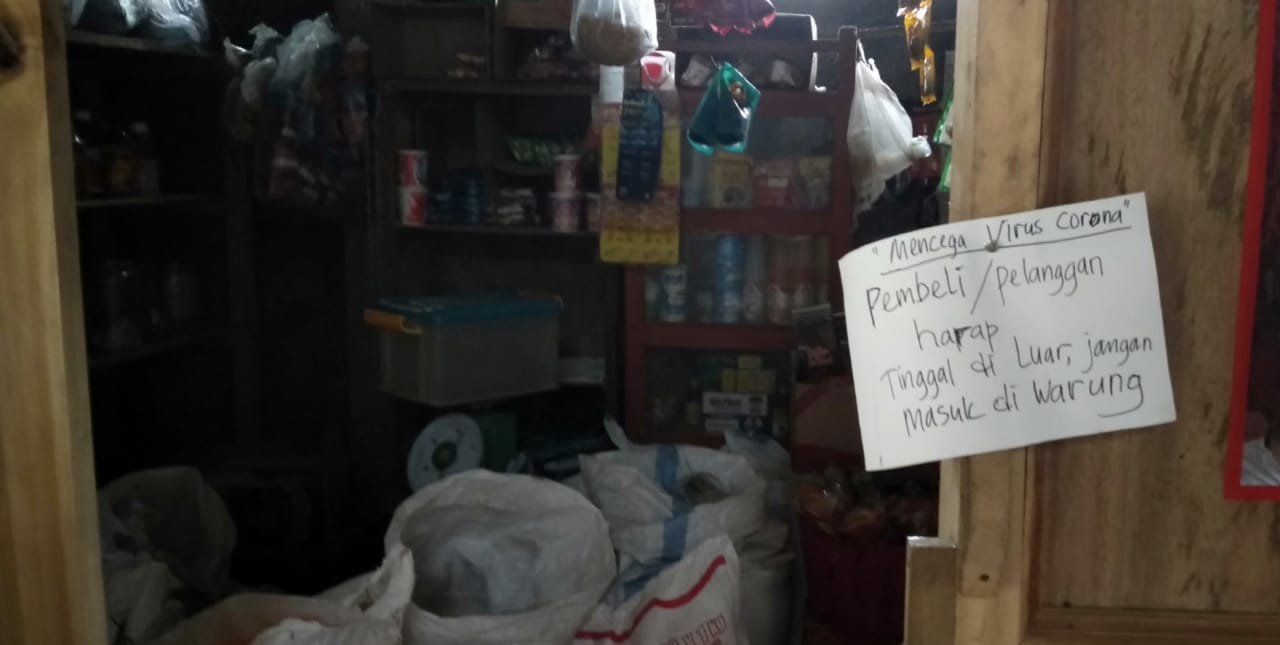 Cegah Covid-19, Sejumlah Warung Terapkan Social Distancing