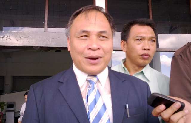 Buka Kelas Jauh tanpa Izin, Rektor Unima Dipecat
