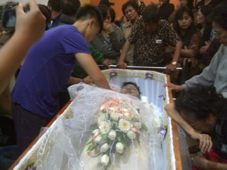 Jenasah Edo Sudah Disemayamkan Dirumah Duka