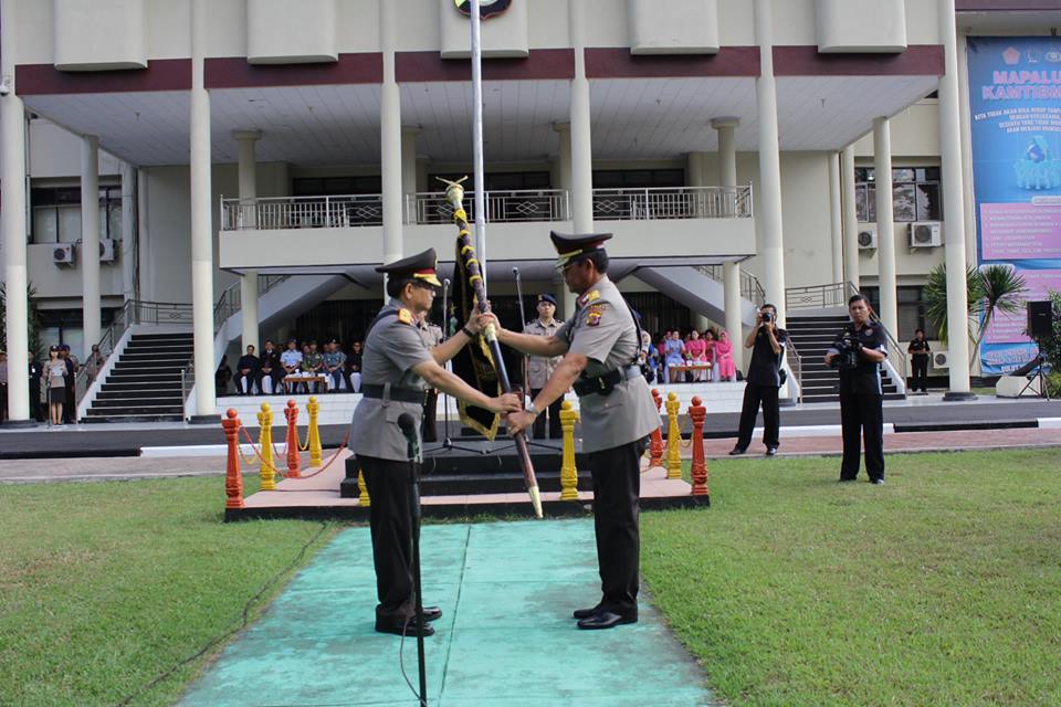 Upacara dan Farewell Parade Kapolda Sulut